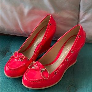 Hot pink Sperry Jeffrey wedges